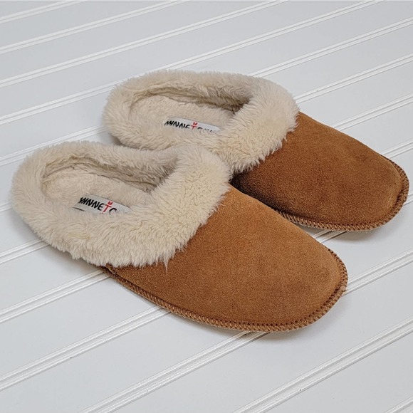 Minnetonka Women's Slippers - Picture 1 of 11